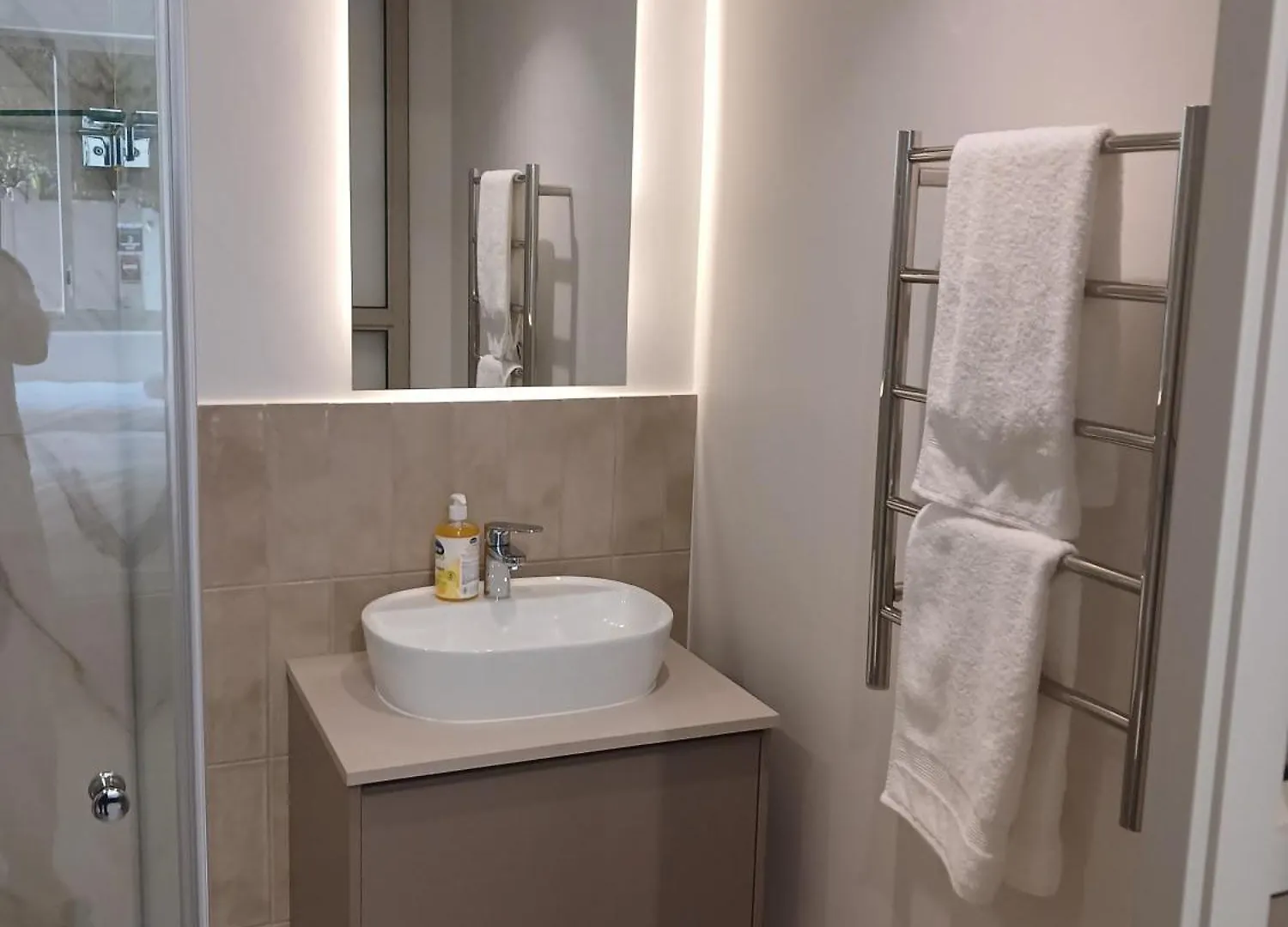 Modern Apartment In Trendy Green Point, Cape Town 0*,