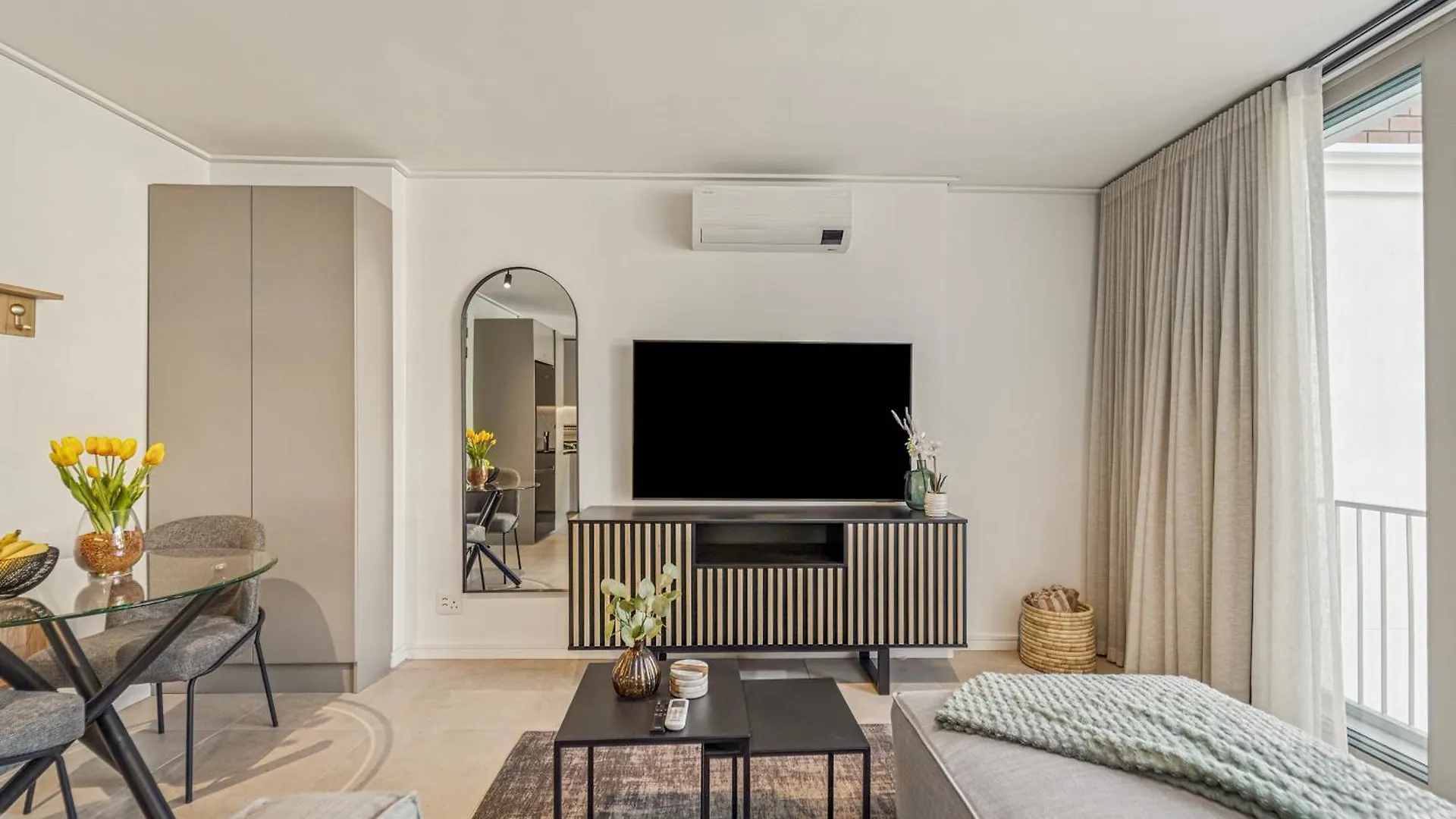 Modern Apartment In Trendy Green Point, Cape Town